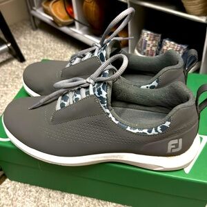 Women’s footjoy gold shoes size 8